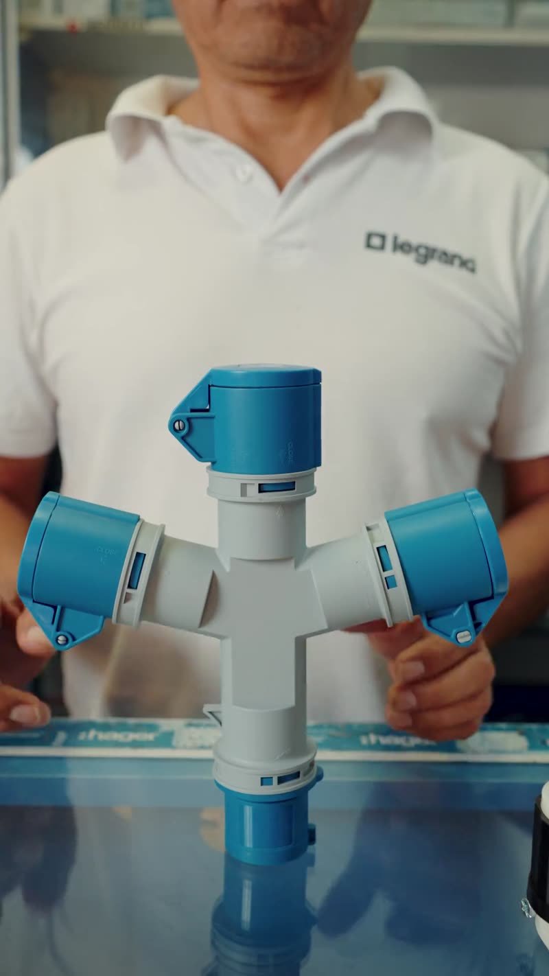 Adaptador multicontacto